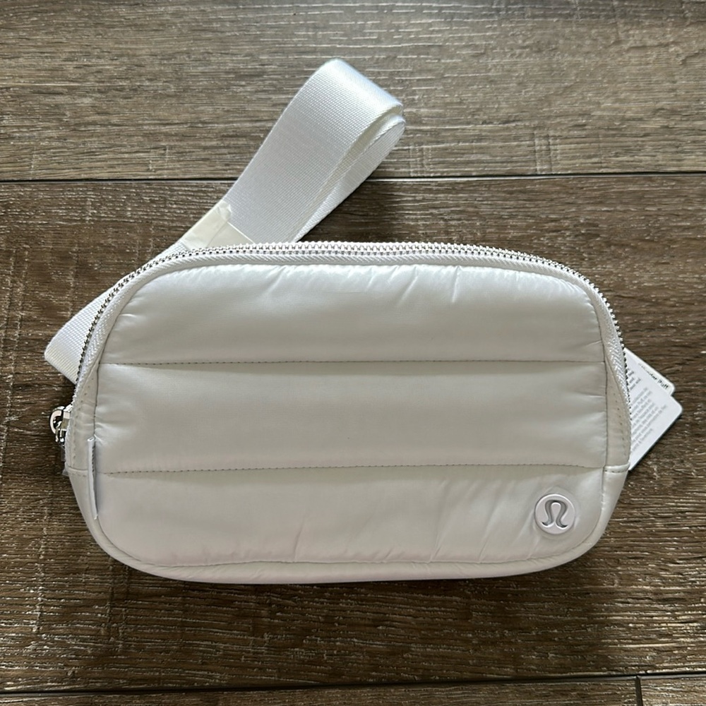 Lululemon Everywhere Belt Bag *Wunder Puff